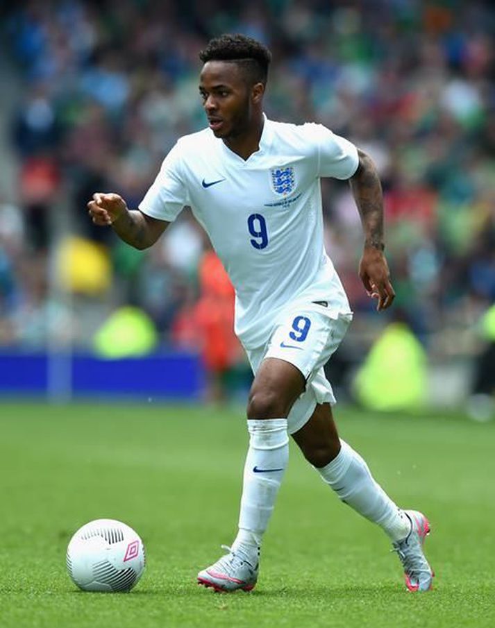 Sterling hefur leikið 16 A-landsleiki fyrir England.