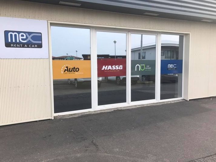 Frá skrifstofu Auto Car Rental í Reykjanesbæ.