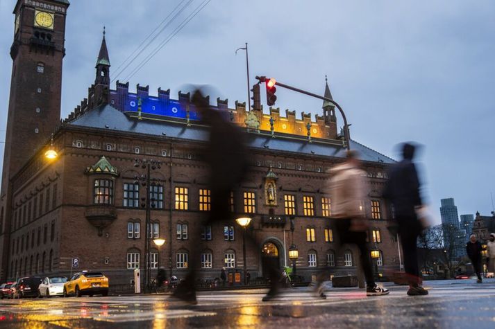 Hátt í þrjú prósent allra íslenskra ríkisborgara voru skráðir með búsetu í Danmörku í fyrra. Myndin er frá Ráðhúsinu í Kaupmannahöfn.