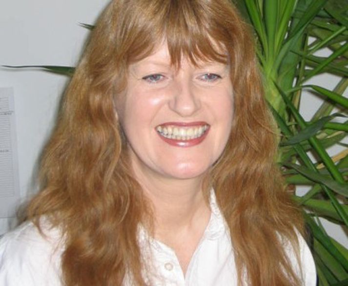 Guðrún Magnúsdóttir á meirihluta í og rekur ESTeam AB sem er sænskt hugbúnaðarfyrirtæki sem framleiðir hugbúnað fyrir tungumál.