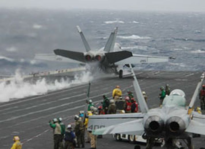Bandaríska flugmóðurskipið Kittyhawk