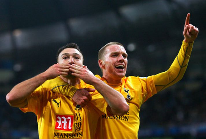 Steed Malbranque og Jamie O'Hara fagna síðara marki Tottenham í kvöld.