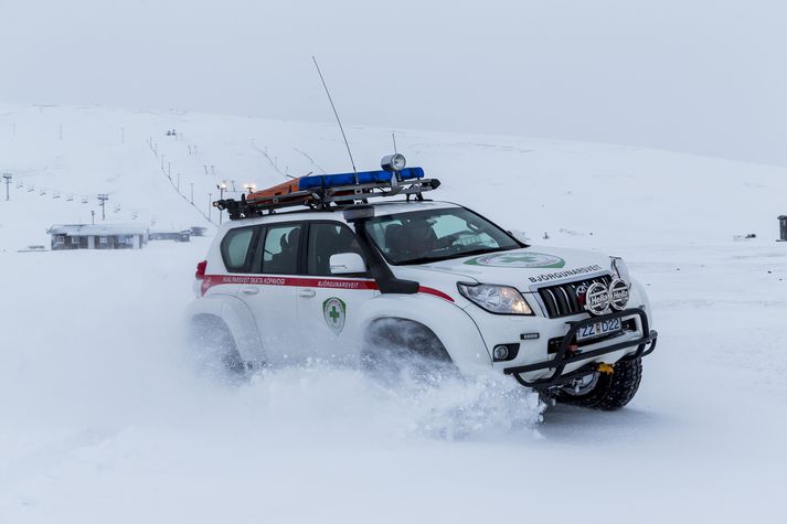 Björgunarsveit frá Hólmavík aðstoðaði erlenda ferðamenn á Steingrímsfjarðarheiði.