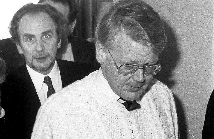 Einn stærsti áfangi ríkisstjórnar Steingríms Hermannssonar, Jóns Baldvins og Ólafs Ragnars náðist þegar svokallaðir þjóðarsáttasamningar voru gerðir. Þessi mynd var tekin við það tilefni.