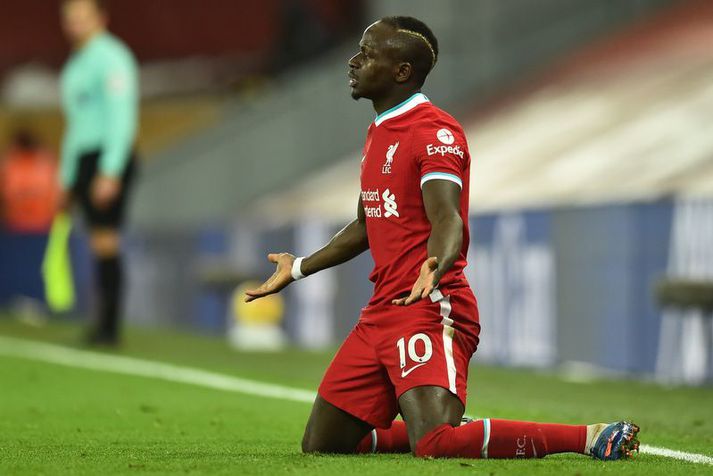 Sadio Mane var sloppinn einn í gegn eftir frábæra sendingu Thiago þegar dómarinn flautaði til hálfleiks.