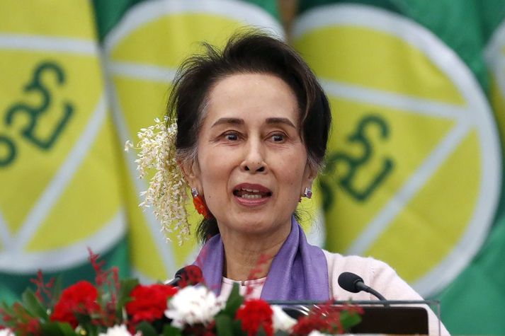 Aung San Suu Kyi hefur setið lengi í stofufangelsi undanfarna áratugi.