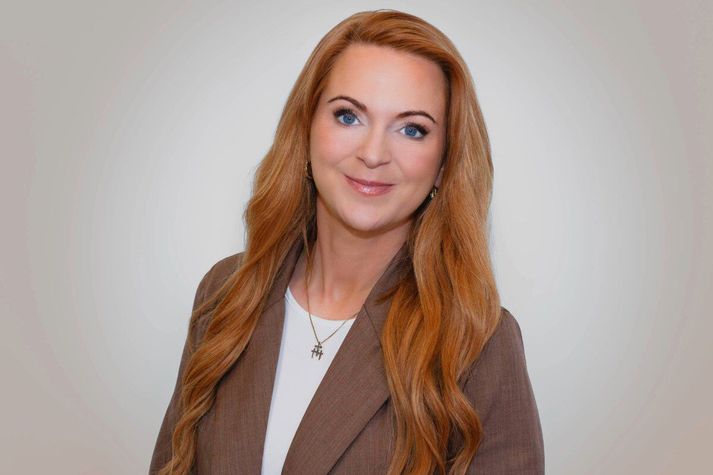 Fríða Rut Heimisdóttir, hárgreiðslumeistari og eigandi Regalo ehf heildverslunar mælir með vörum til að meðhöndla þurrt hár. 