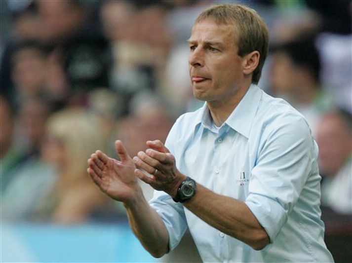 Klinsmann hvetur lið sitt áfram í heimsmeistarakeppninni í fótbolta í sumar. Þjóðverjar komust í undanúrslit.