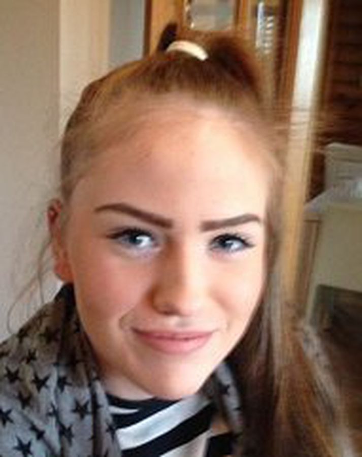 Jónu Maggý er 15 ára.