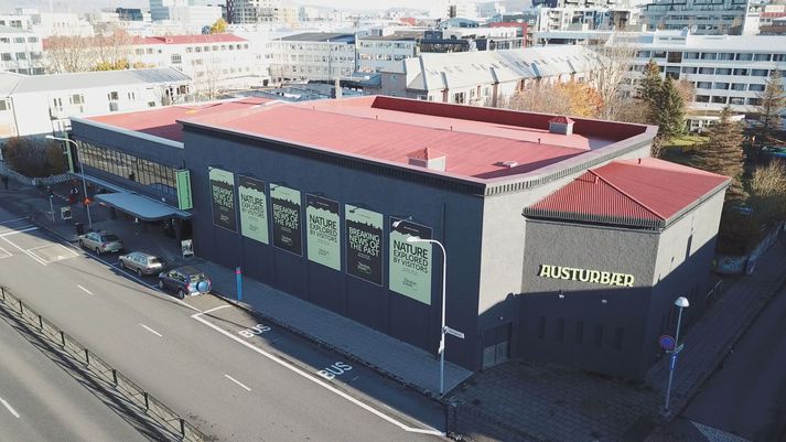 Austurbær stendur við Snorragötu.