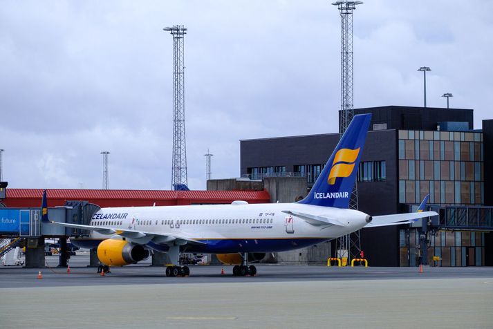 Staða Icelandair er afar þröng þessa dagana enda liggja flugsamgöngur um allan heim niðri vegna kórónuveirufaraldursins. Í vikunni sagði félagið upp rúmlega 2000 starfsmönnum.