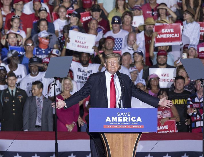 Trump á fjöldafundi með stuðningsmönnum sínum í Flórída í byrjun mánaðarins.