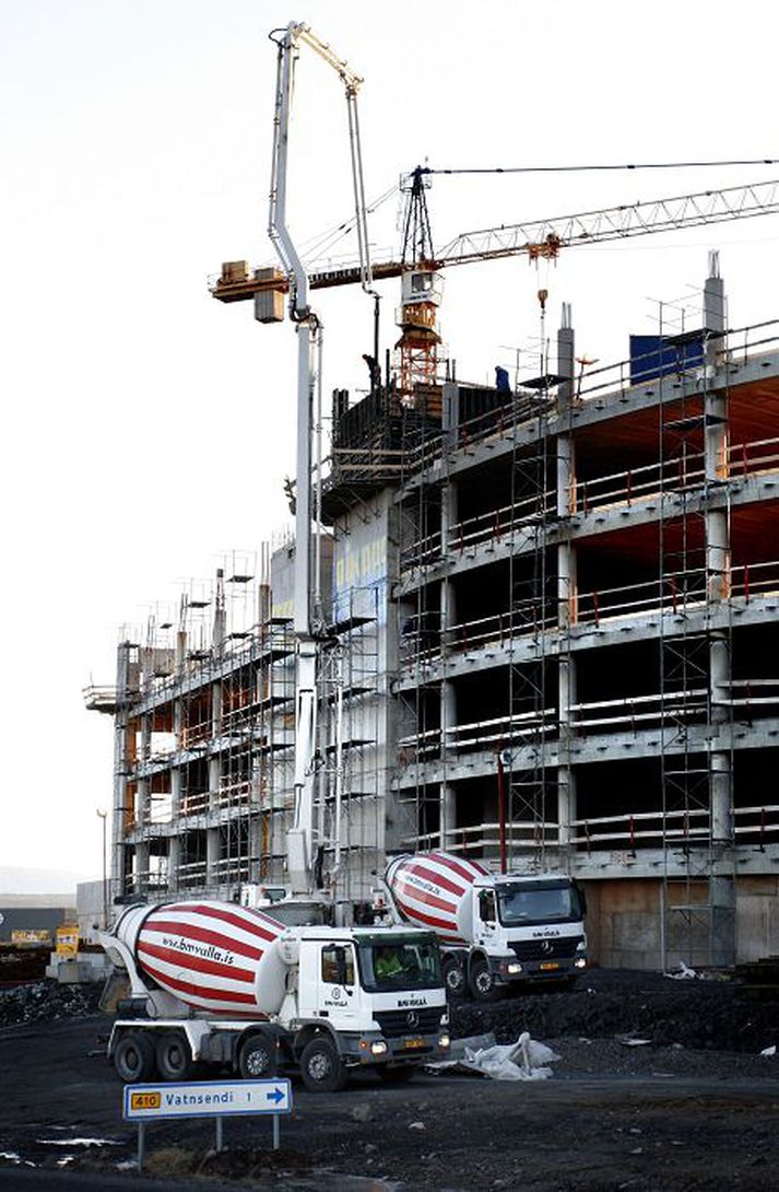 Laun í byggingarstarfsemi hækkuðu um 7,4 prósent milli 2013 og 2014. 