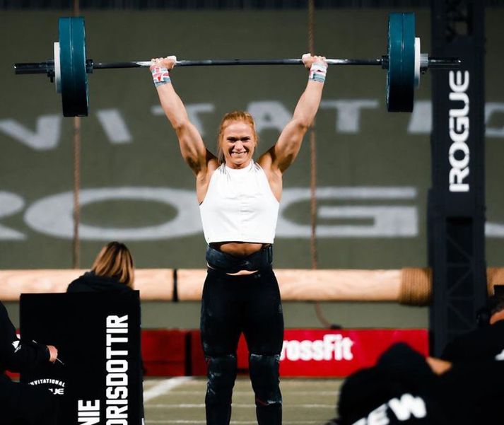 Anníe Mist Þórisdóttir og lið hennar hafnaði í öðru sæti fyrstu æfingar dagsins á heimsleikunum í CrossFit.