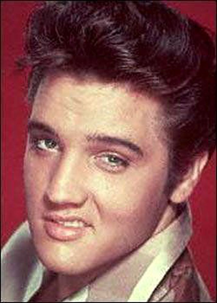 Elvis Presley. Fyrirtækið sem á meðal annars réttinn að vörumerki Elvis Presley ætlar að taka bréf félagsins af markaði.