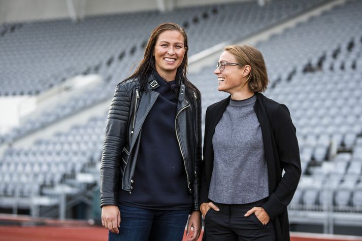 Guðbjörg Gunnarsdóttir og Sif Atladóttir, samherjar í FH, Val og í landsliðinu en mótherjar í sænsku úrvalsdeildinni. Þær dreymir um að komast á HM í Frakklandi á næsta ári.