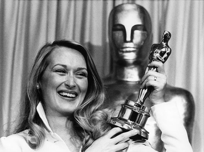 Meryl Streep er einfaldlega besta leikkonan sem Hollywood hefur alið af sér og kannski helsta sönnunin fyrir því að leikkonur þurfa ekki langa leggi og snoppufrítt andlit til að ná langt ef þær eru hæfileikaríkar.