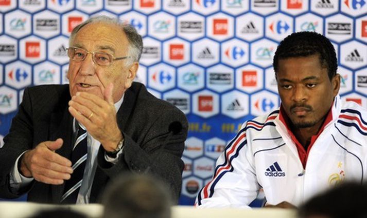Jean-Pierre Escalettes á blaðamannafundi með Patrice Evra.