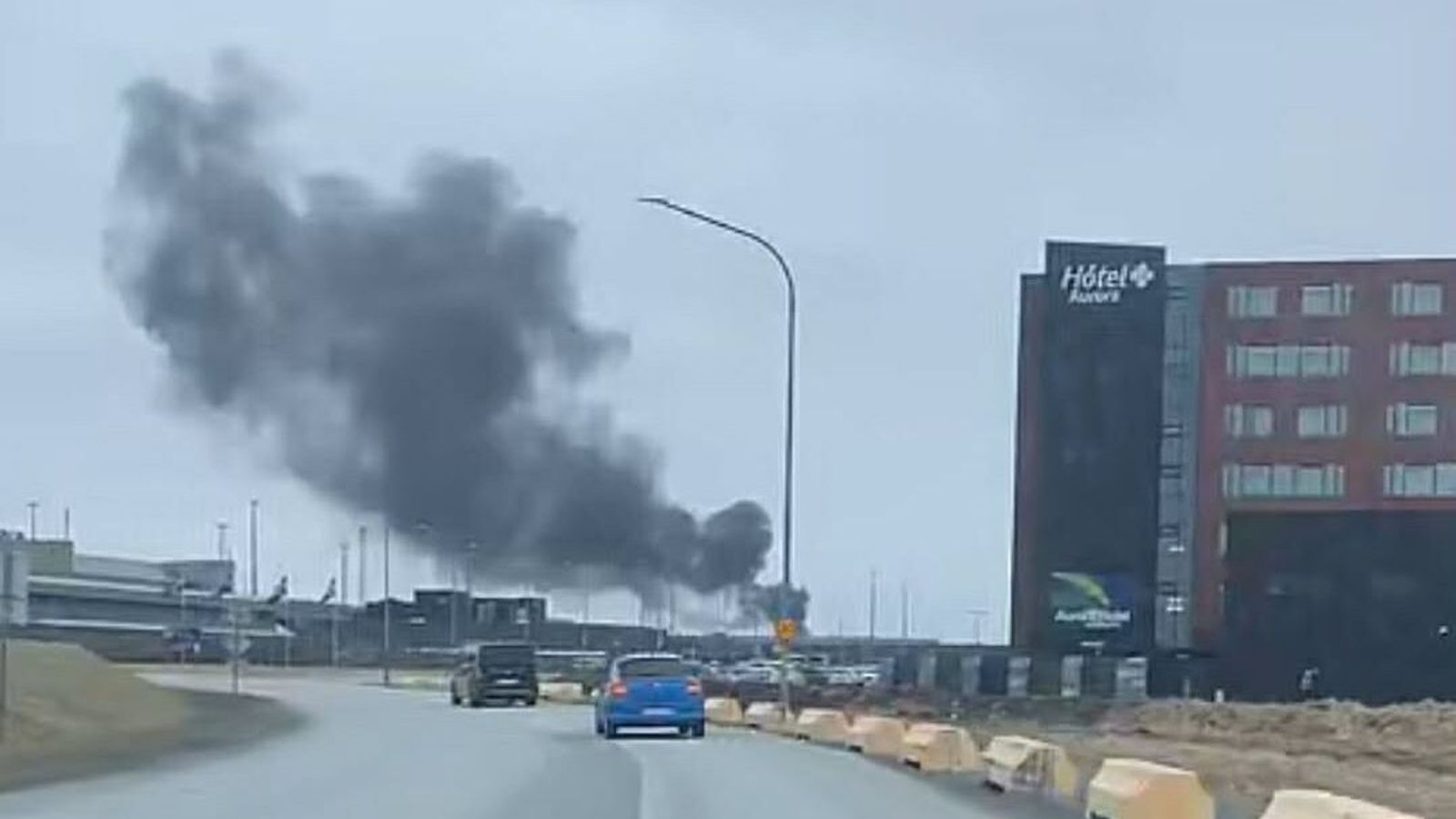 Reykur yfir Kefla­víkur­flug­velli reyndist vera æfing