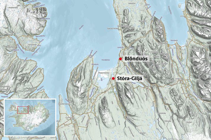 Áreksturinn varð á hringveginum við Stóru-Giljá á þriðja tímanum.