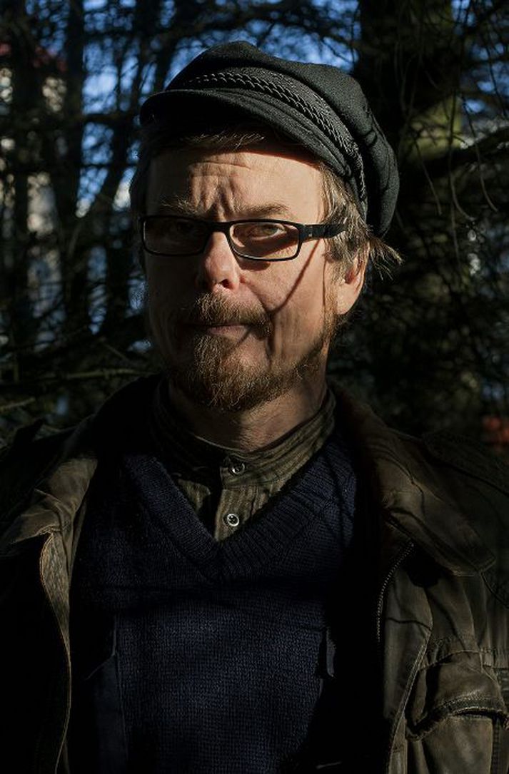 Fortíðin heillar Tapio segist skrifa smásögur um samtímann en að það séu sögulegu efnin sem verði að stórum skáldsögum hjá honum.Fréttablaðið/Anton 