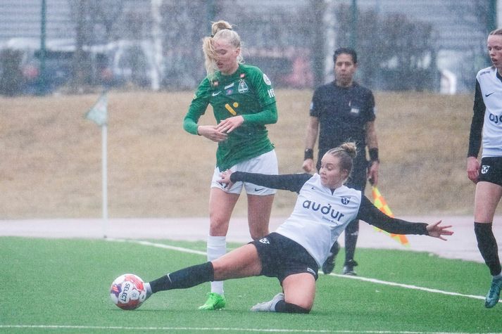 Andrea Rán Snæfeld Hauksdóttir í leik með FH gegn Breiðabliki í vor.