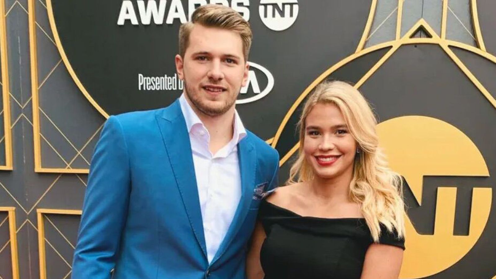 Trú­lofun slitið, for­ræðis­deila hafin og lög­reglu blandað í málið