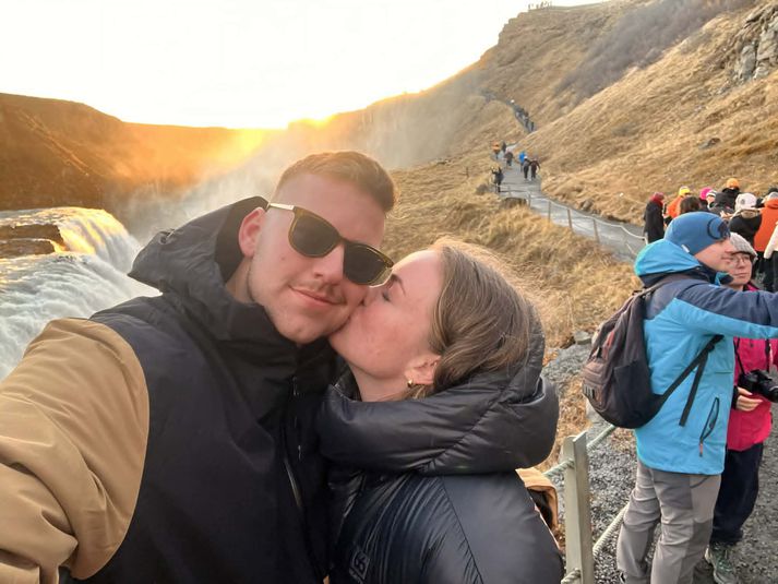 Ástarsaga Eydísar og J.D hófst með einu "læki" á Tinder.