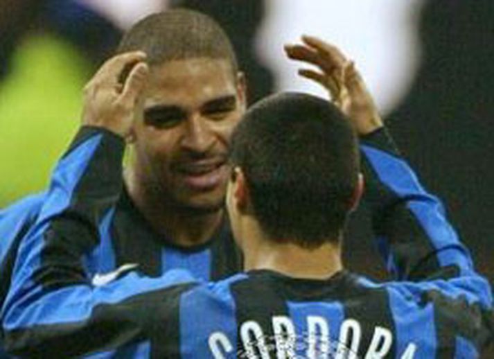 Adriano og Cordoba fagna sigri í kvöld.