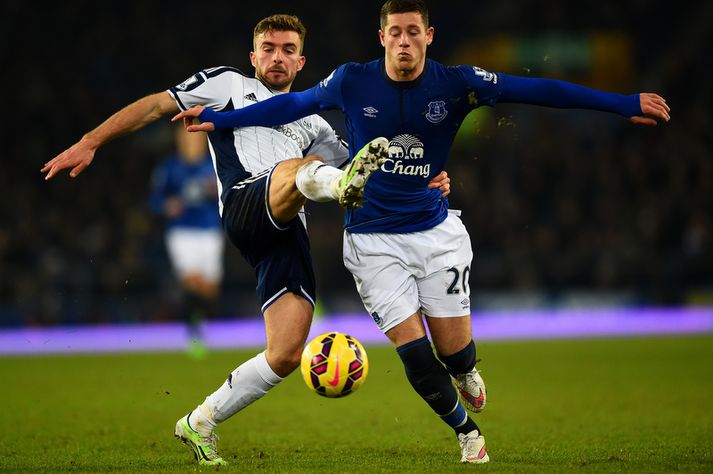 James Morrison og Ross Barkley eigast við á Goodison Park í kvöld.