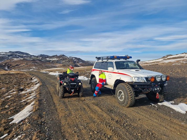 Björgunarfólk er það var á leið til aðstoðar í gær.