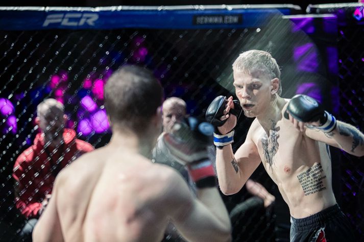 Frístundaleiðbeinandinn og bardagamaðurinn Viktor Gunnarsson gerir miklar væntingar til sjálfs síns. 