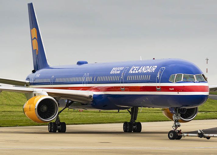 Boeing-þotan var máluð í Norwich í Englandi, þar sem þessi mynd var tekin.