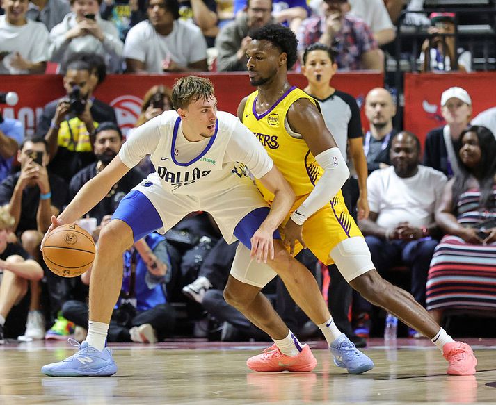 Cooper Flagg og Bronny James áttust við í Sumardeildinni í gær