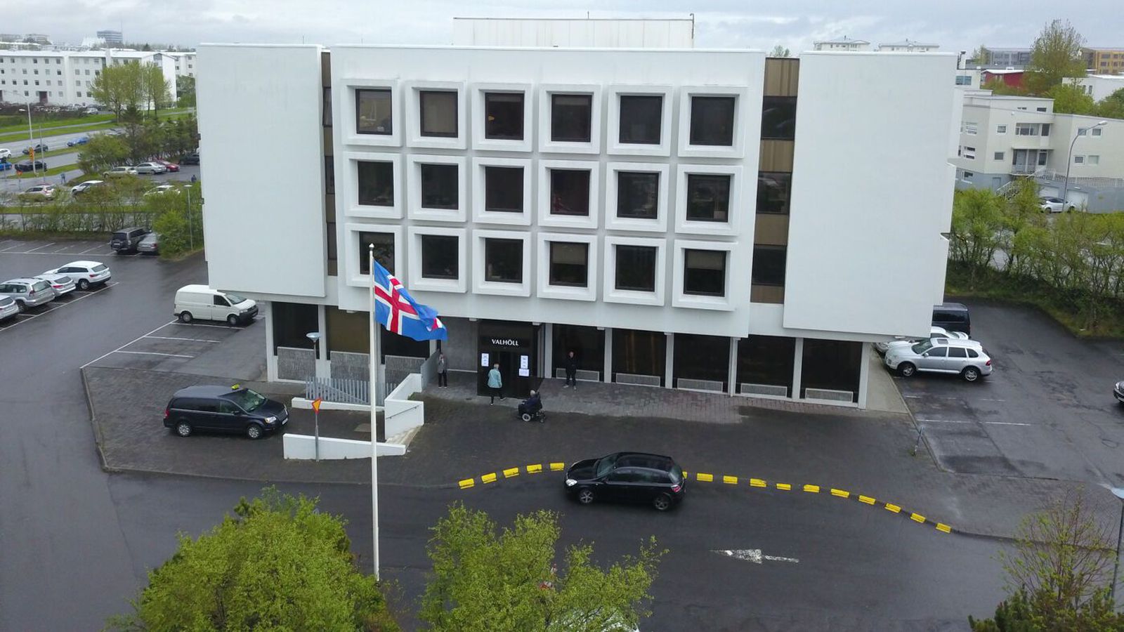 Fé­lag Skorra Rafns að kaupa Val­höll