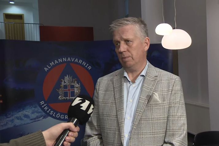 Víðir Reynisson, sviðsstjóri almannavarna, segir fjölmörg verkefni nú í vinnslu hjá Almannavörnum, bæði í samhæfingarstöðinni og í aðgerðarstjórninni. 