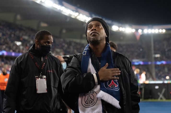 Ronaldinho var heiðursgestur á leik Paris Saint-Germain og RB Leipzig á dögunum. PSG var fyrsta evrópska liðið sem Brassinn lék með.