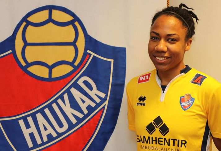 Chanté Sandiford markvörður Hauka skaut í stöng í vítakeppninni.