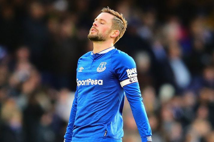 Gylfi Þór Sigurðsson hefur oft verið með fyrirliðabandið hjá Everton.