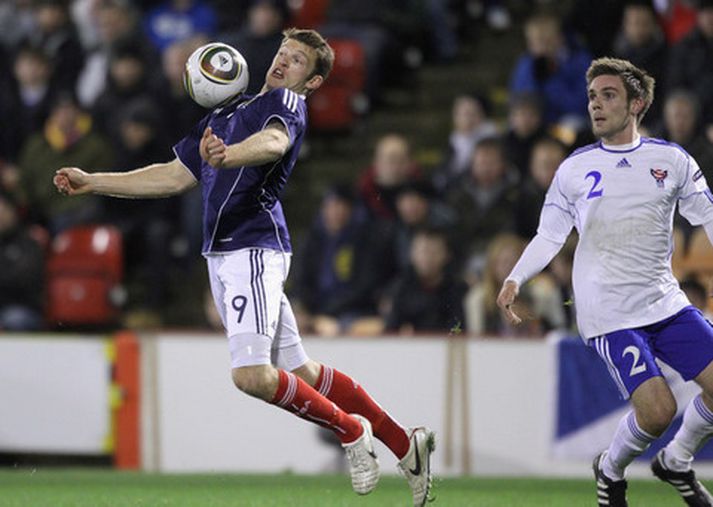 Jónas Þór Næs, til hægri, í leiknum í kvöld.