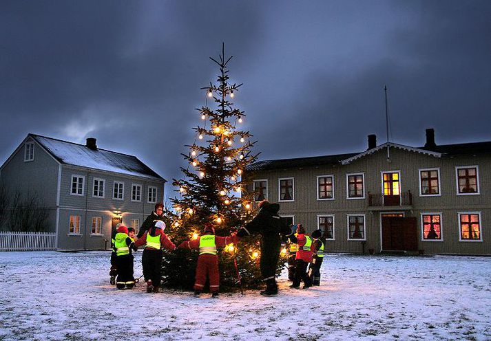 Flestum börnum þykir gaman að sjá hvernig jólin voru haldin á árum áður.