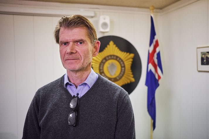 Grímur Grímsson yfirmaður rannsóknar á hvarfi Birnu Brjánsdóttur, segir að verið sé að skoða gögn úr eftirlitsmyndavélum og tæknideild skoði skóna. Rannsókn á lífssýnum sé þó afar tímafrek.