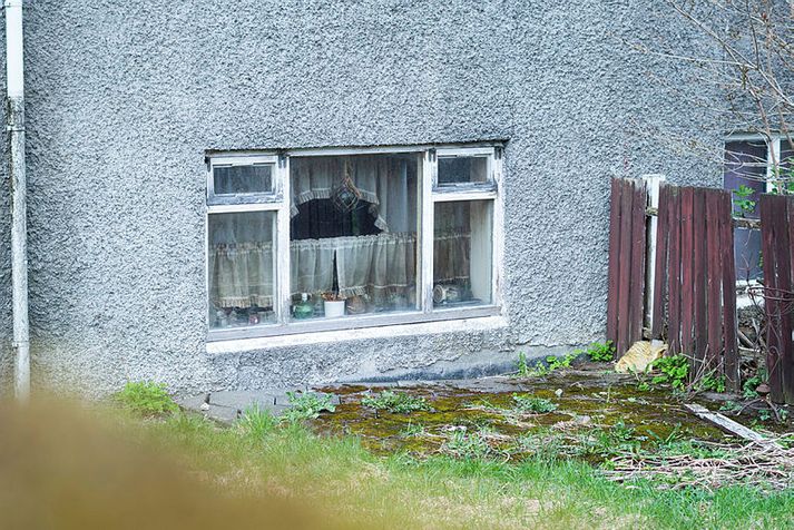 Sífelldur fréttaflutningur af lekamálum, myglu og öðrum vandamálum í nýreistum húsum eru sögð sýna að núverandi kerfi sé ekki að virka sem skyldi.