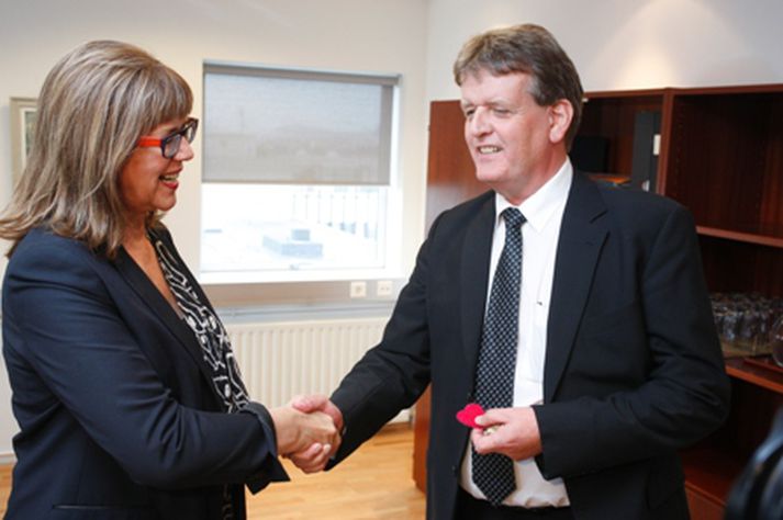 Guðbjartur Hannesson tók við lyklavöldum í heilbrigðisráðuneytinu í dag. Mynd/ Anton.