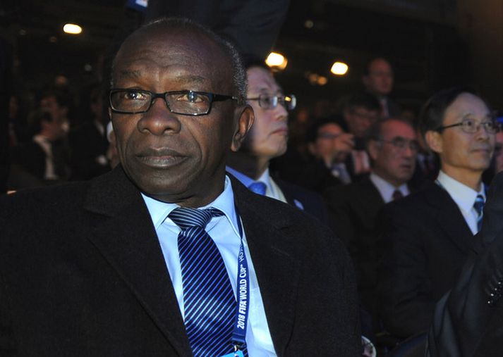 Jack Warner, varaforseti Alþjóðaknattspyrnusambandsins, FIFA sagði í dag af sér en hann hefur verið eitt helsta fréttaefnið í fótboltaveröldinni undanfarnar vikur og mánuði.