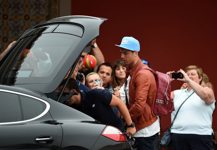 Ronaldo mætir á liðshótel Portúgals