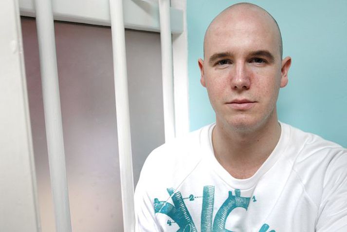 Arnór Dan glímir við svæsna hálsbólgu en hyggst engu að síður koma fjórum sinnum fram í vikunni með hljómsveit sinni Agent Fresco. fréttablaðið/anton