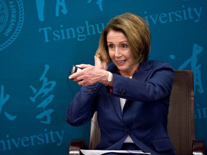 Nancy Pelosi, forseta fulltrúadeildar Bandaríkjaþings, í Peking í dag.