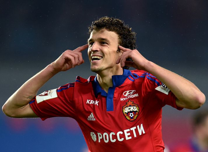 Roman Eremenko í annarskonar vímu eftir að hafa skorað mark fyrir CSKA Moskvu.