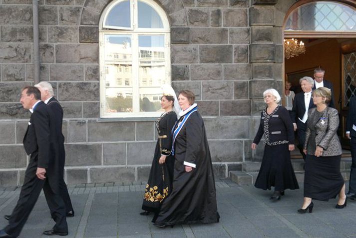 Öll hersingin gekk frá Alþingishúsi og yfir í Dómkirkjuna fyrir stundu.